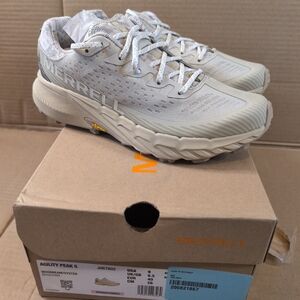 Merrell Agility Peak 5 Athletic Shoes - Cream and Gray Sz 9